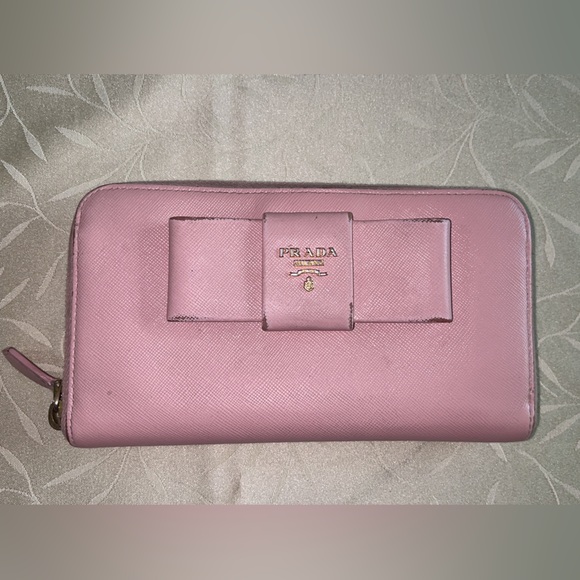 Prada Light Pink Bow Saffiano Wallet - Picture 1 of 15
